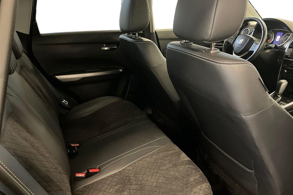 Vehicle Image 9