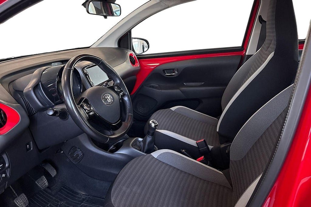 Vehicle Image 14