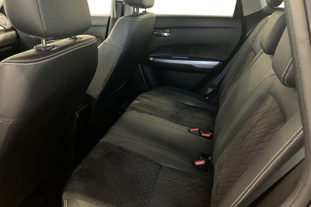 Vehicle Image 13