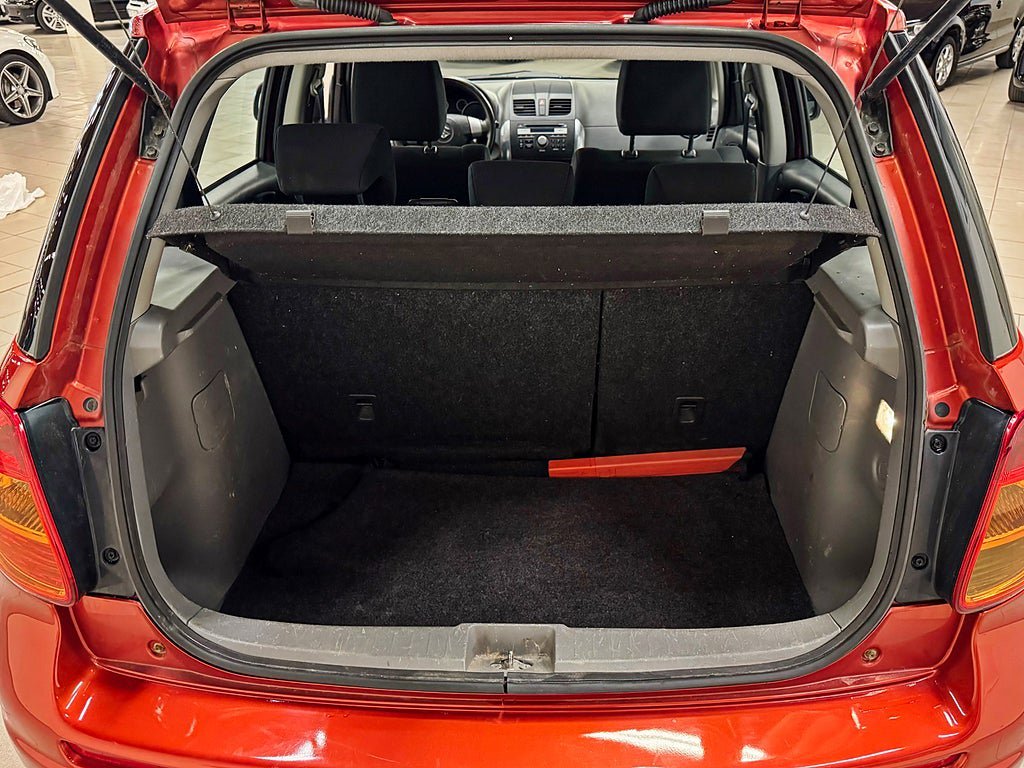 Vehicle Image 6