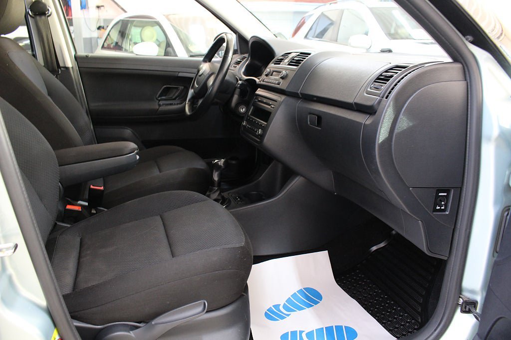 Vehicle Image 11