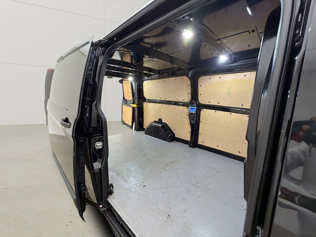 Vehicle Image 13