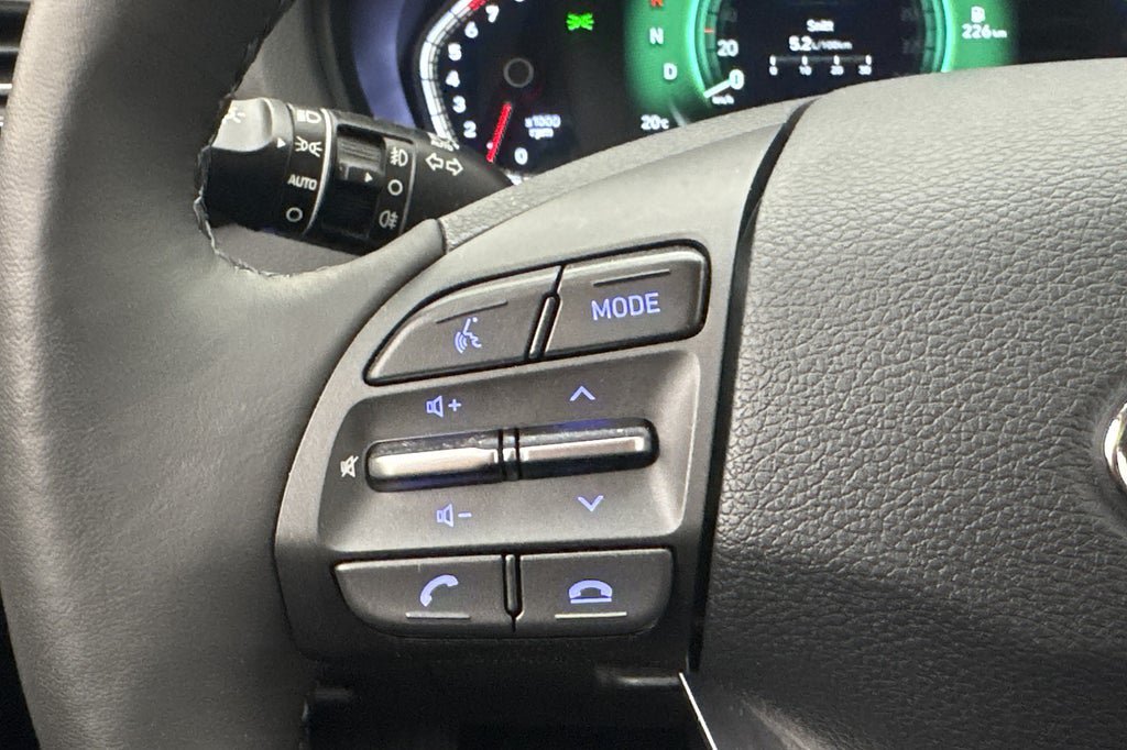 Vehicle Image 17