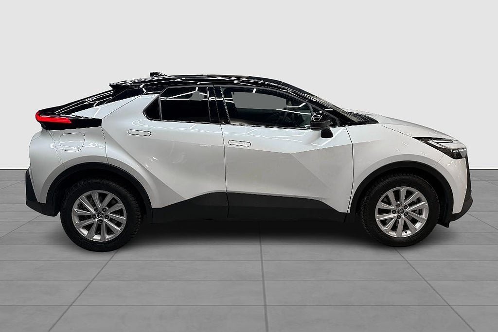 Vehicle Image 6