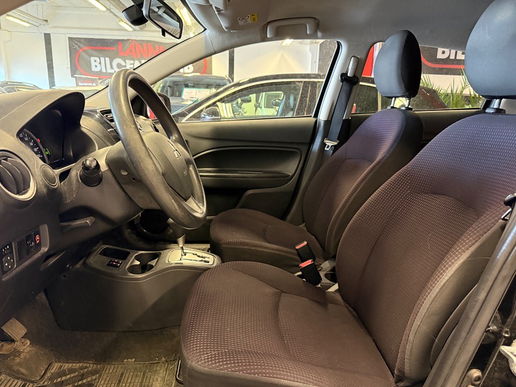 Vehicle Image 9