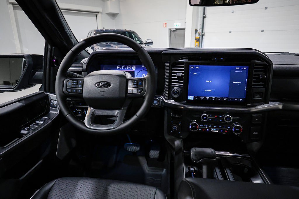 Vehicle Image 9