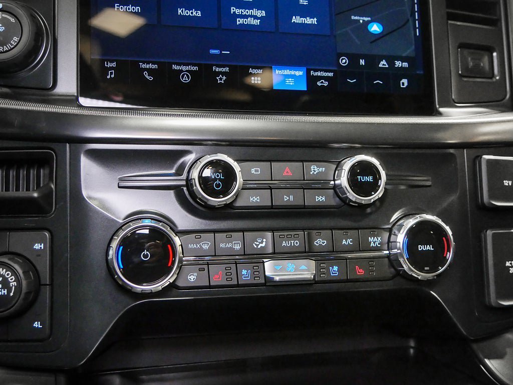 Vehicle Image 24