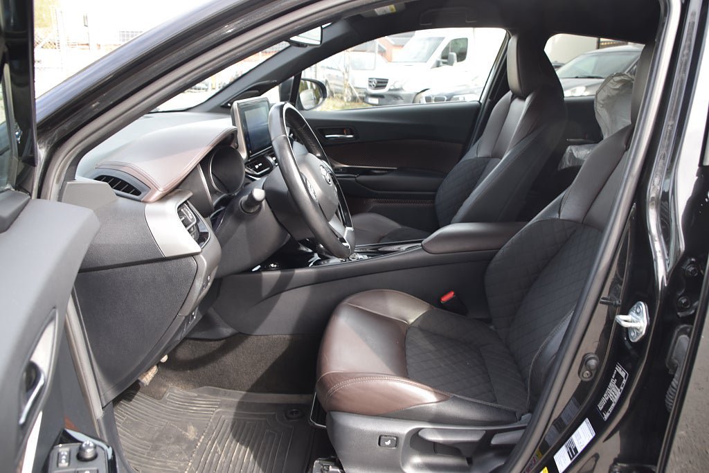 Vehicle Image 8