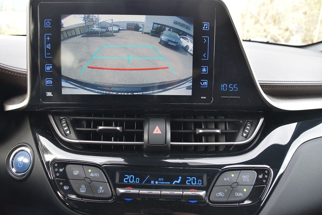 Vehicle Image 12