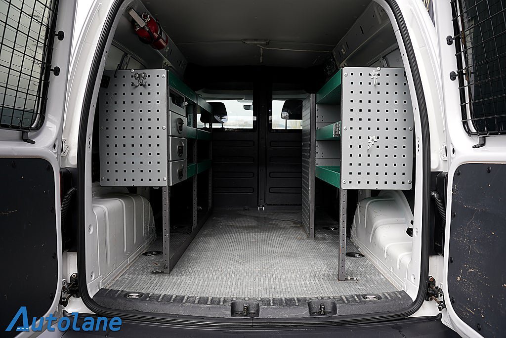 Vehicle Image 9