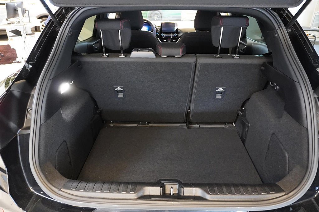 Vehicle Image 9