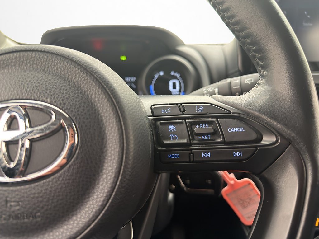 Vehicle Image 16