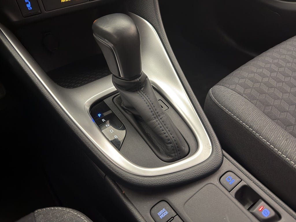 Vehicle Image 21