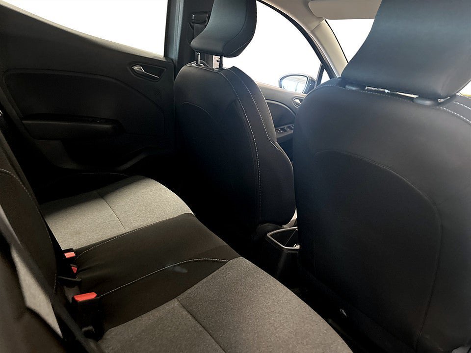 Vehicle Image 13