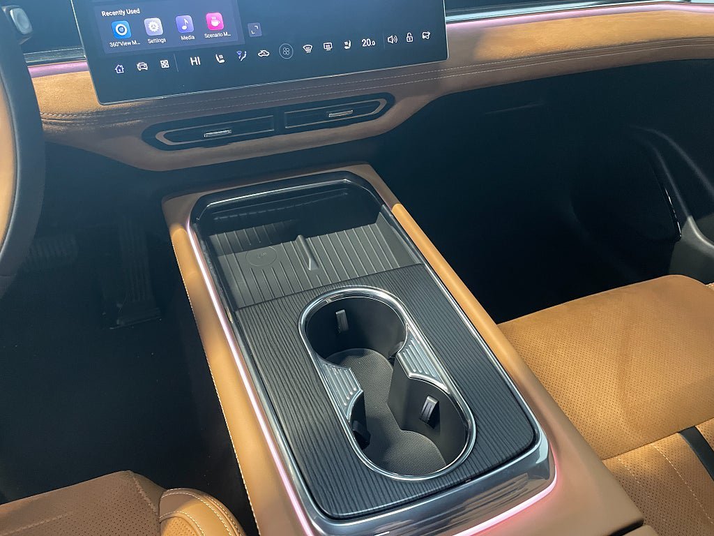 Vehicle Image 11