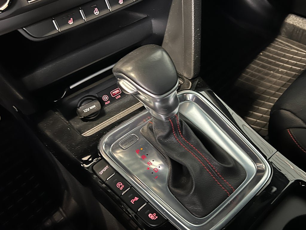 Vehicle Image 16