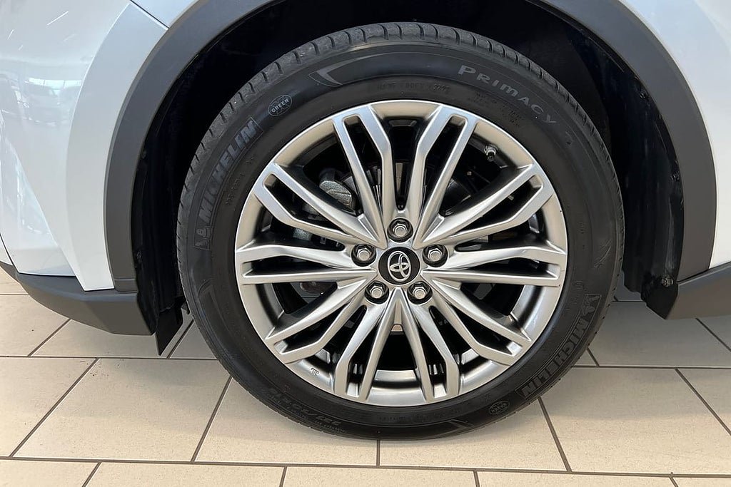 Vehicle Image 15