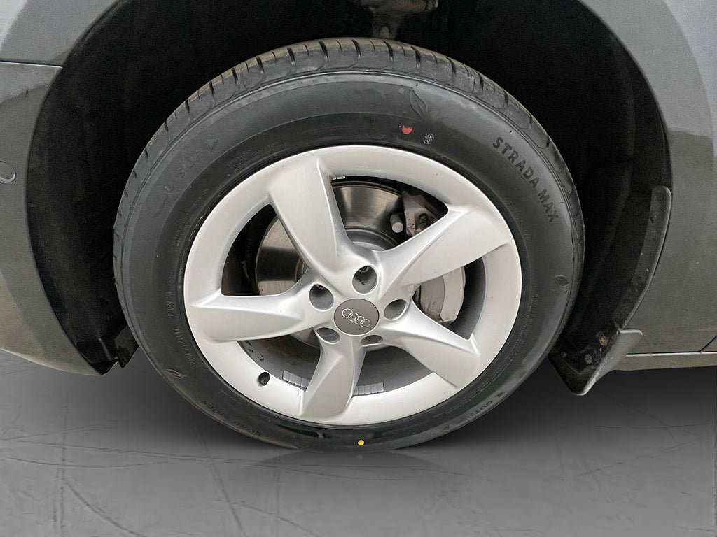 Vehicle Image 30