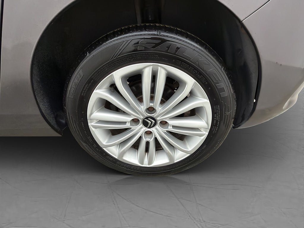 Vehicle Image 31
