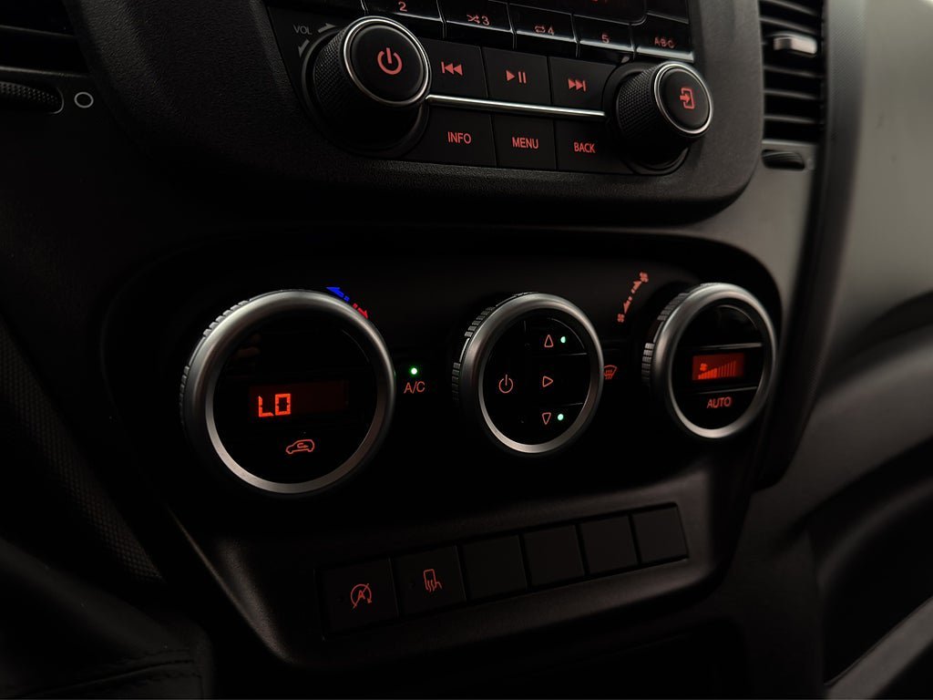 Vehicle Image 22