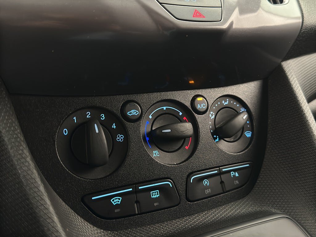 Vehicle Image 26