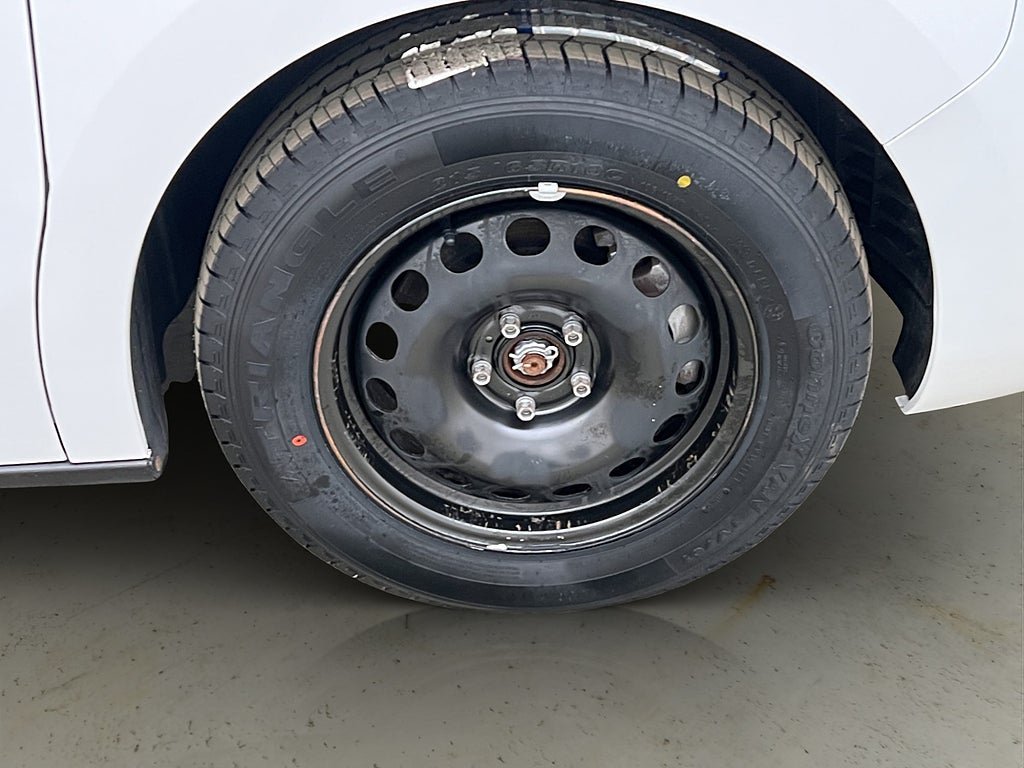 Vehicle Image 33