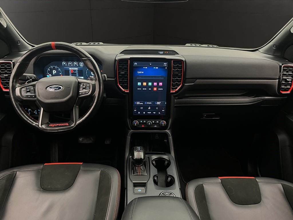Vehicle Image 32