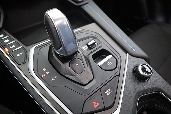 Vehicle Image 24