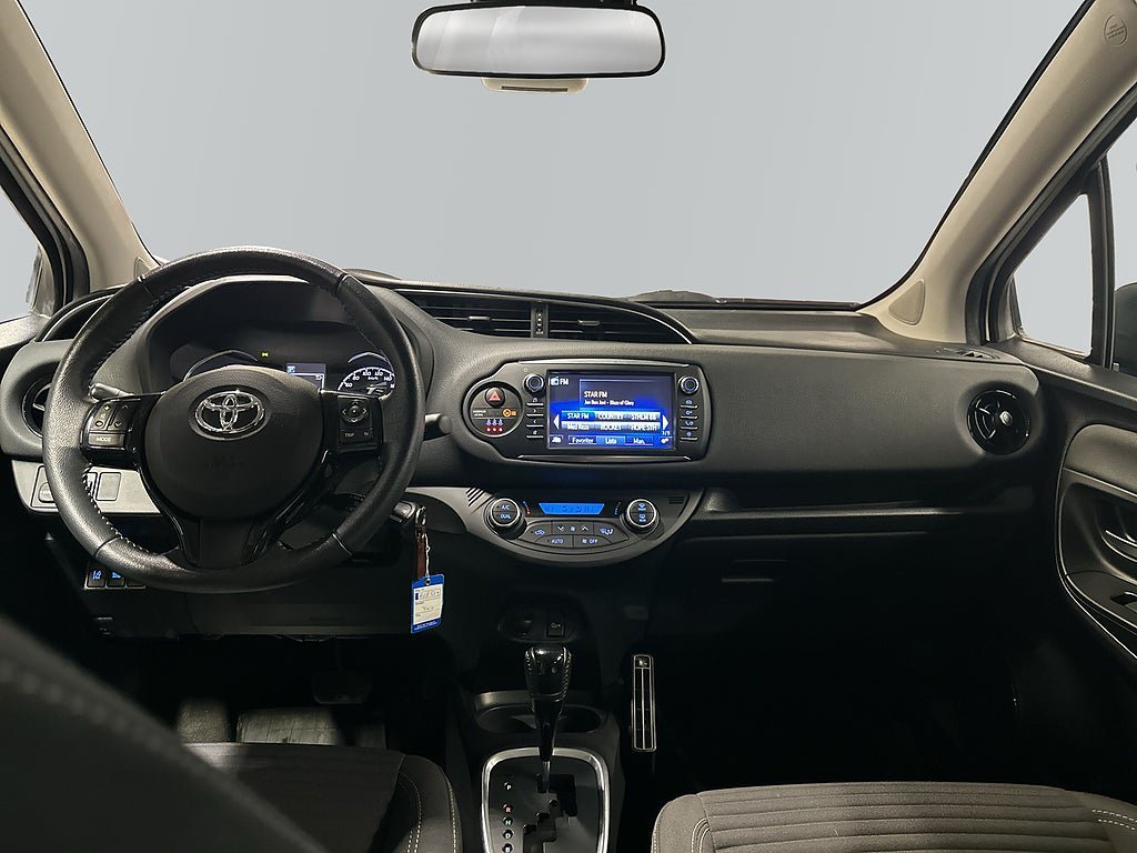 Vehicle Image 8