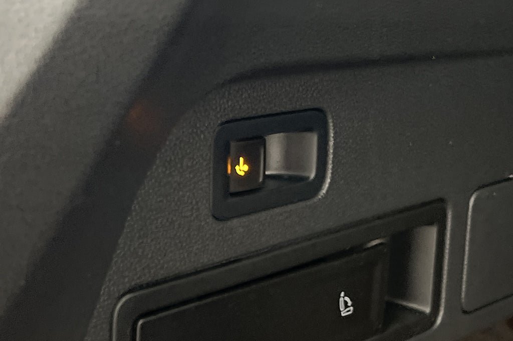 Vehicle Image 25