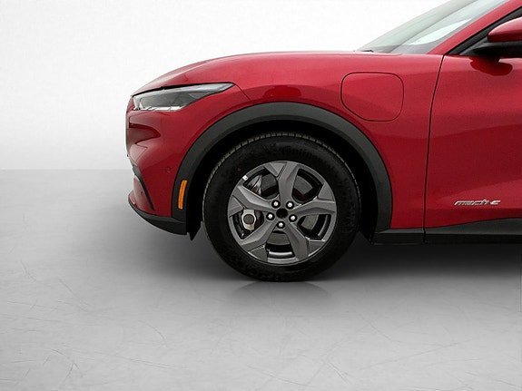 Vehicle Image 32