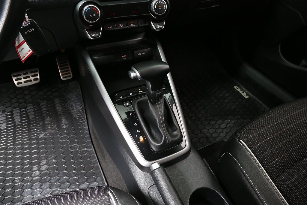 Vehicle Image 22