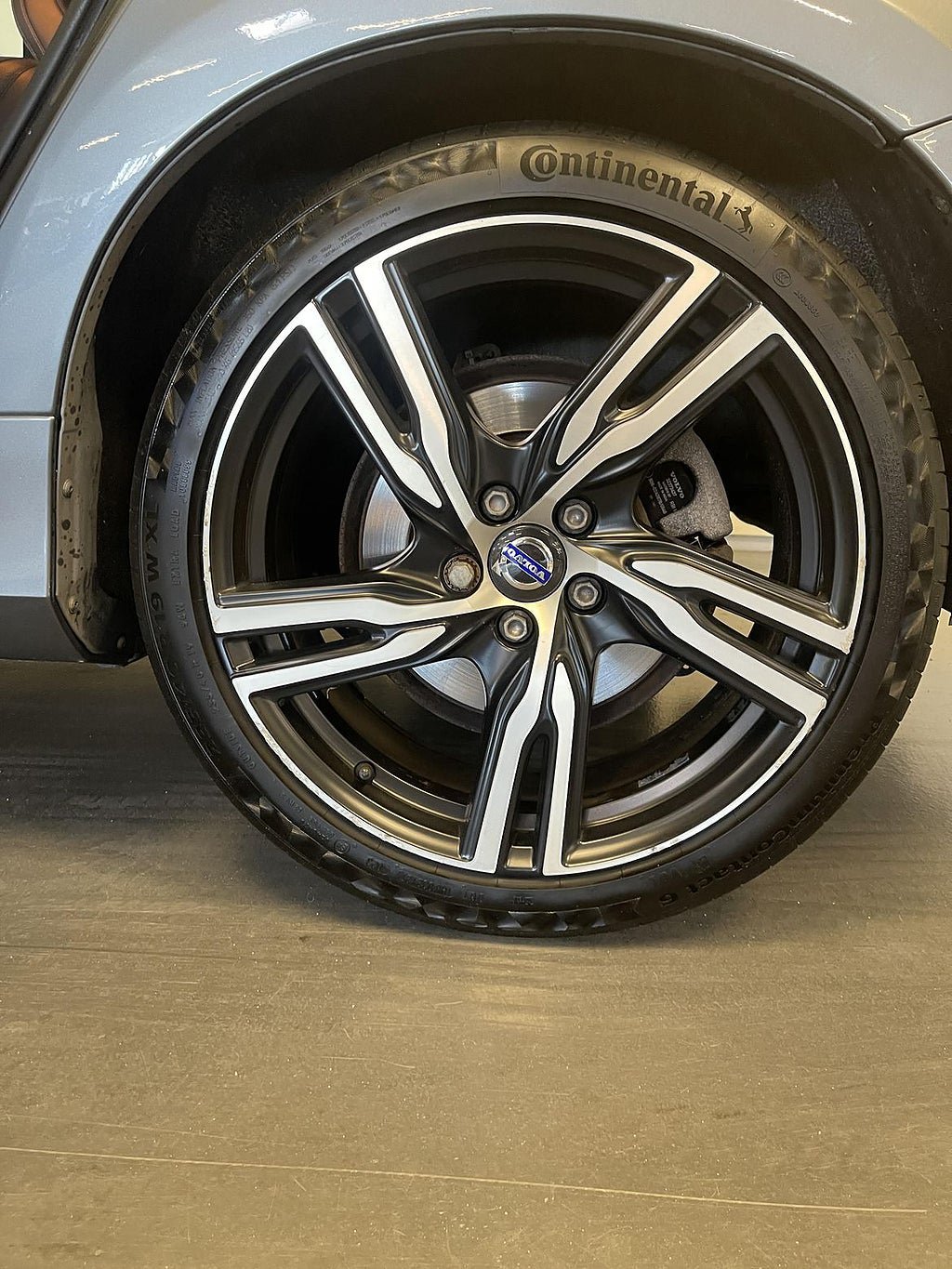 Vehicle Image 10