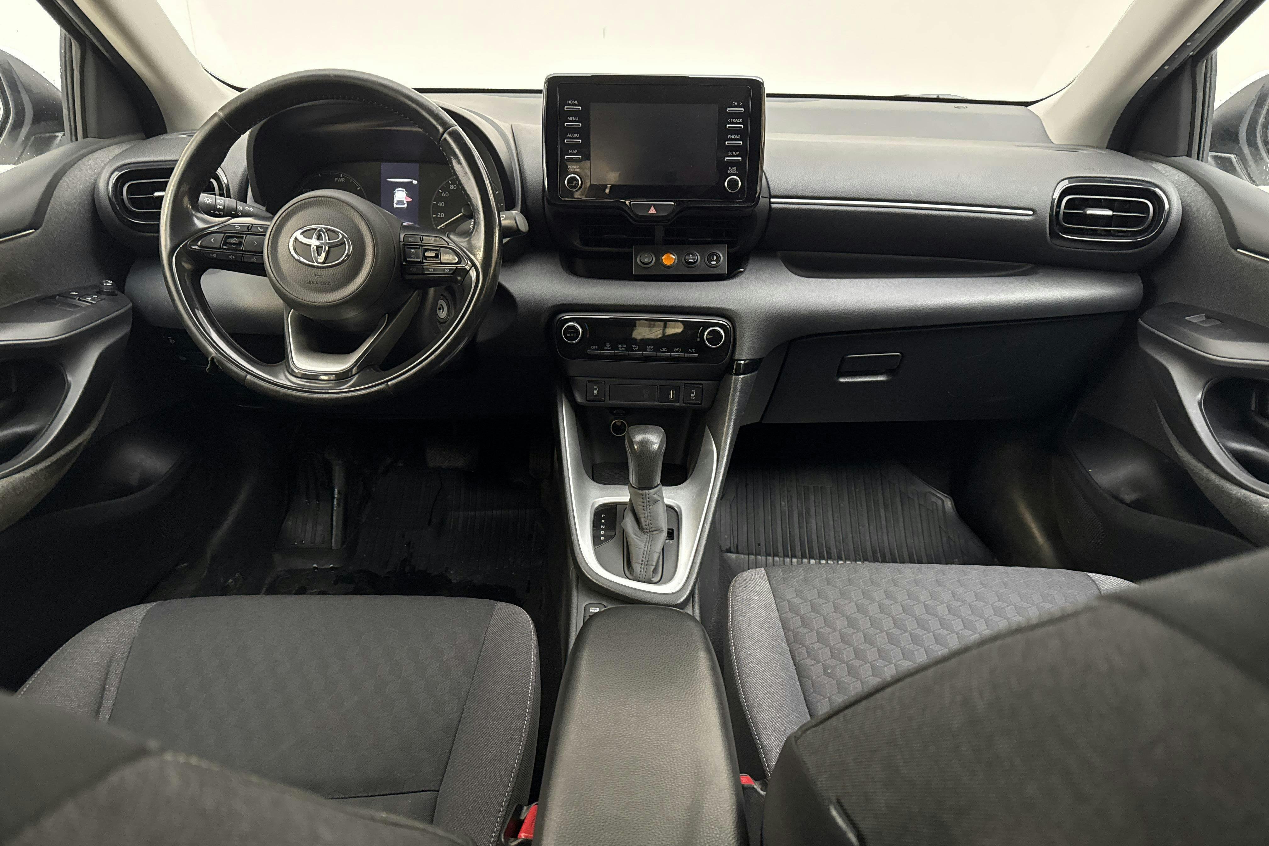 Vehicle Image 6