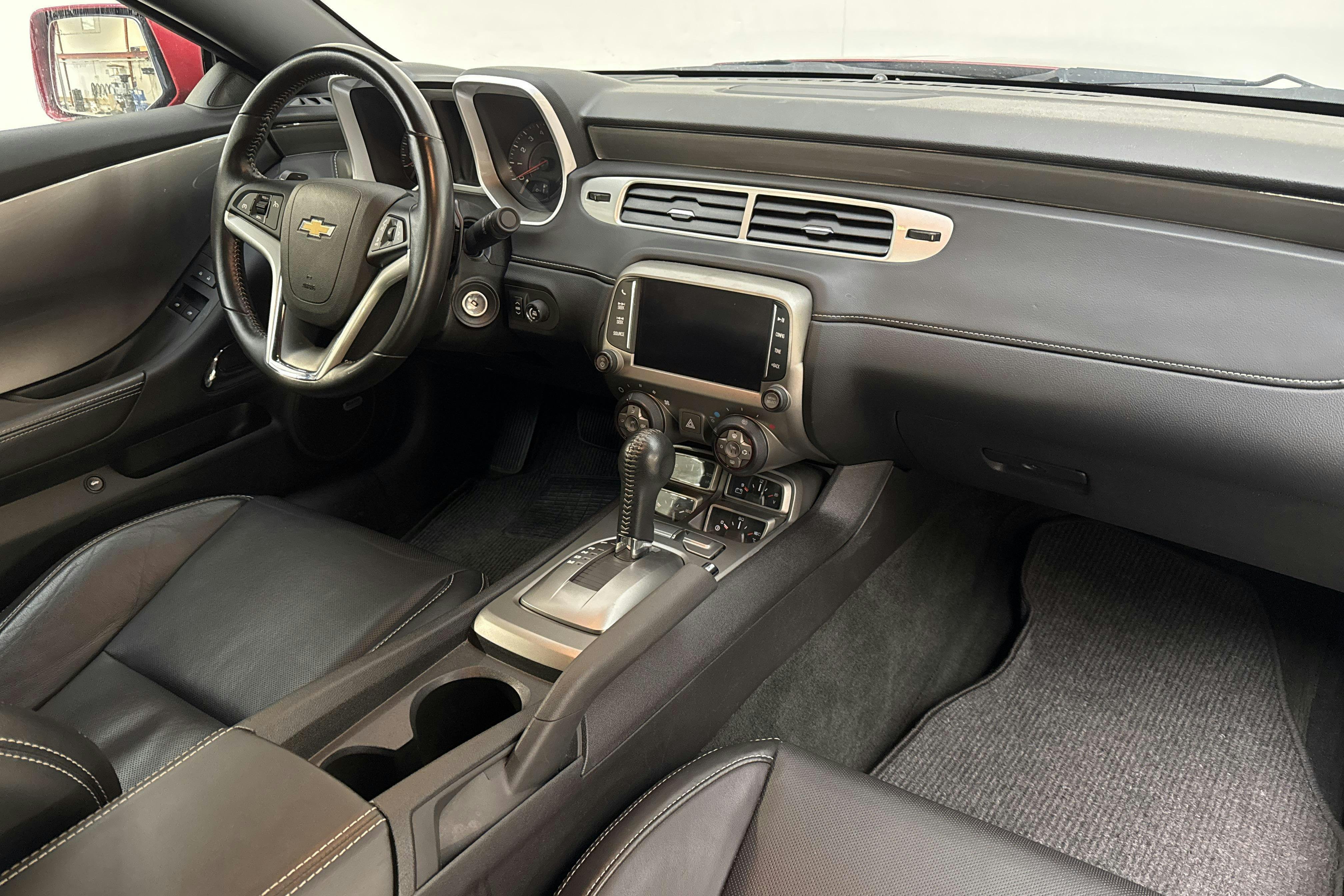 Vehicle Image 6