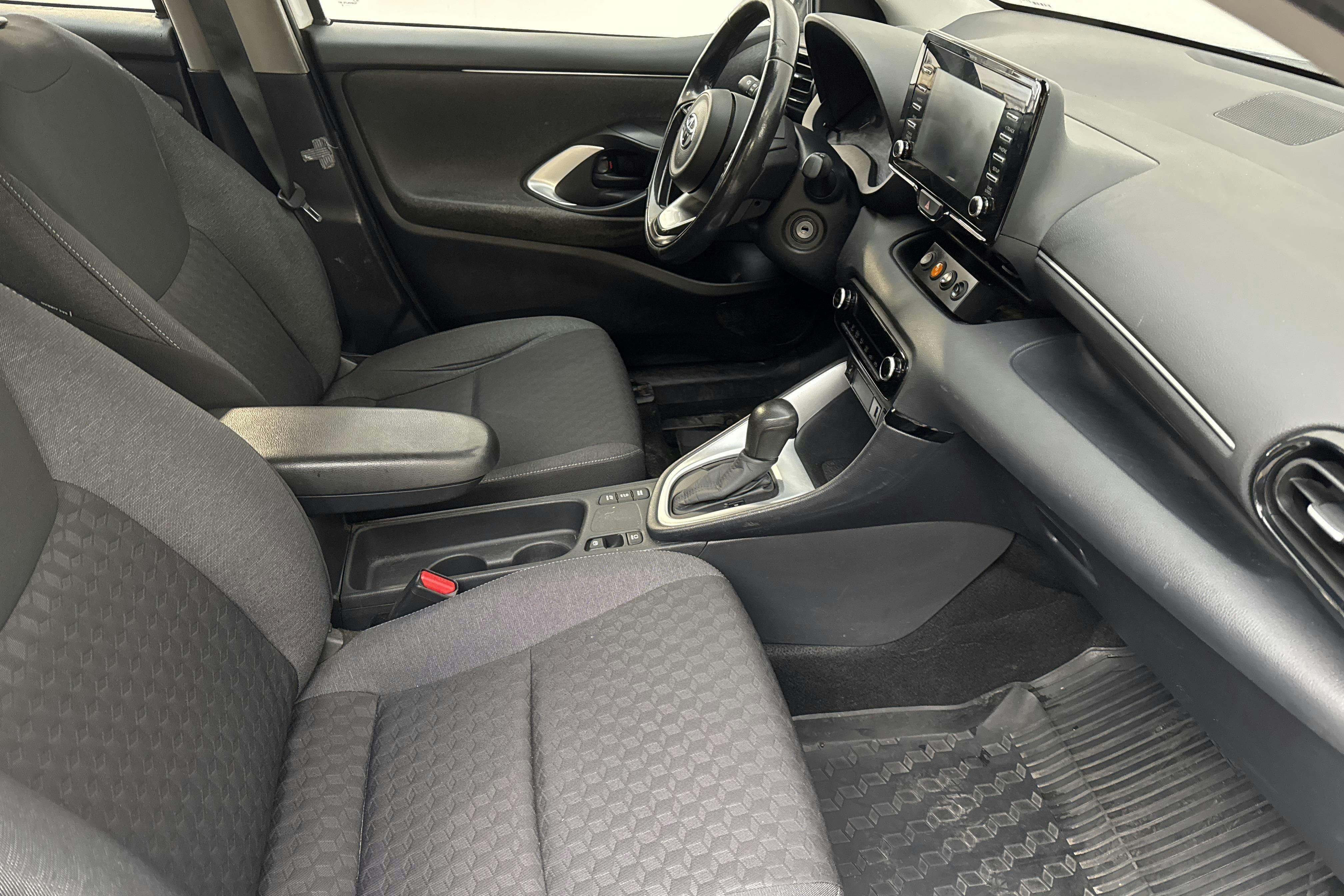 Vehicle Image 9