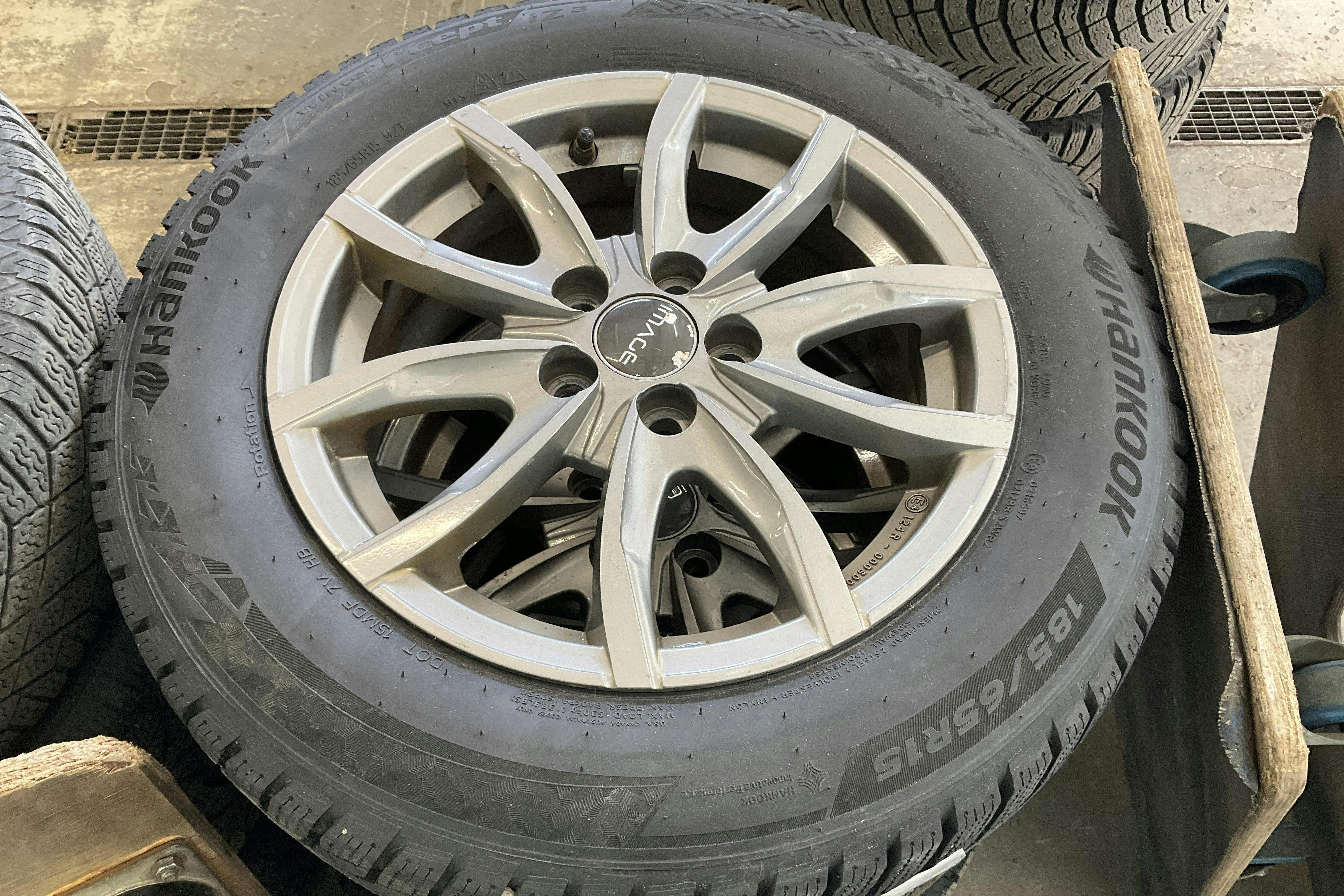 Vehicle Image 11