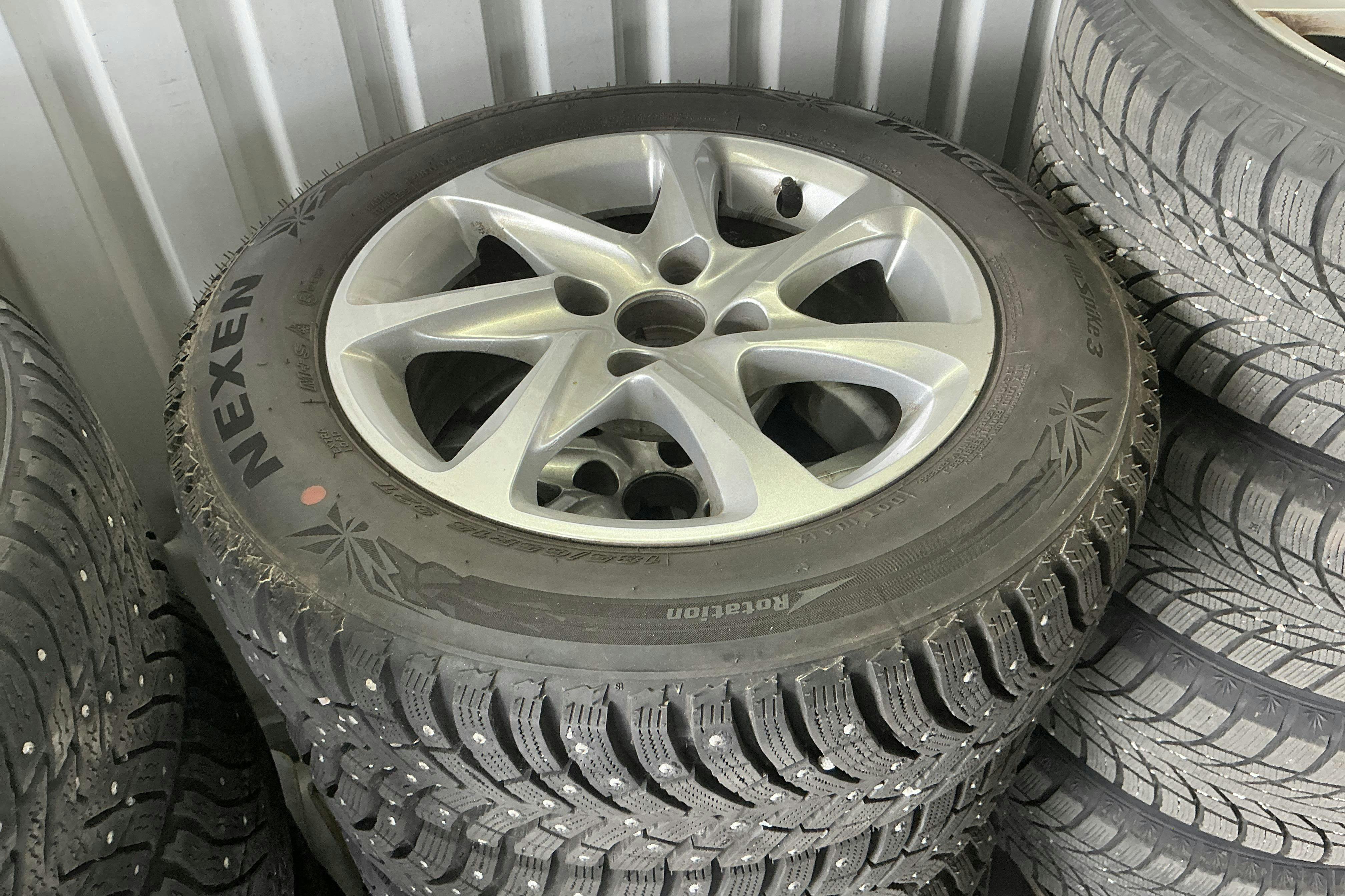 Vehicle Image 13