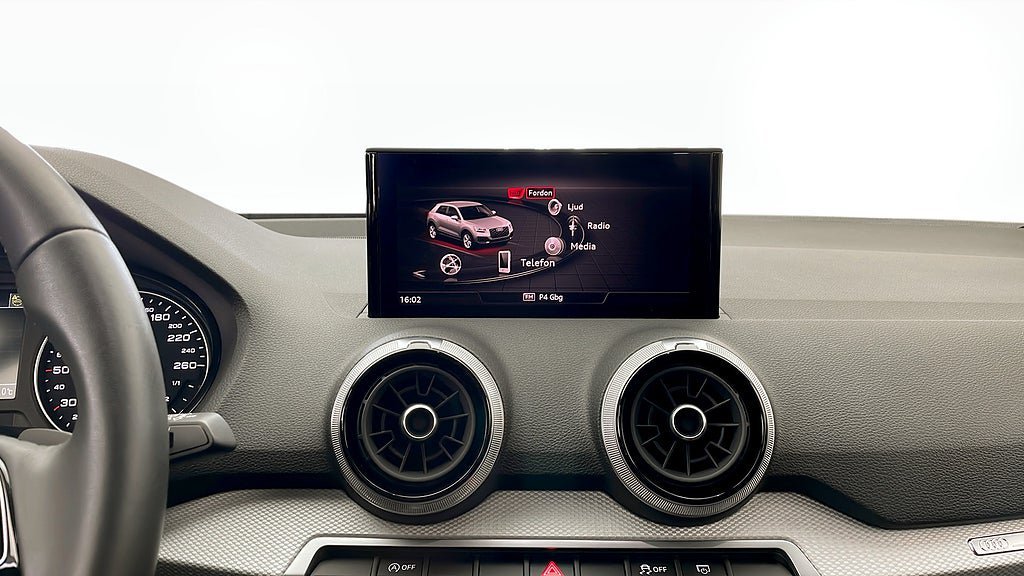 Vehicle Image 9