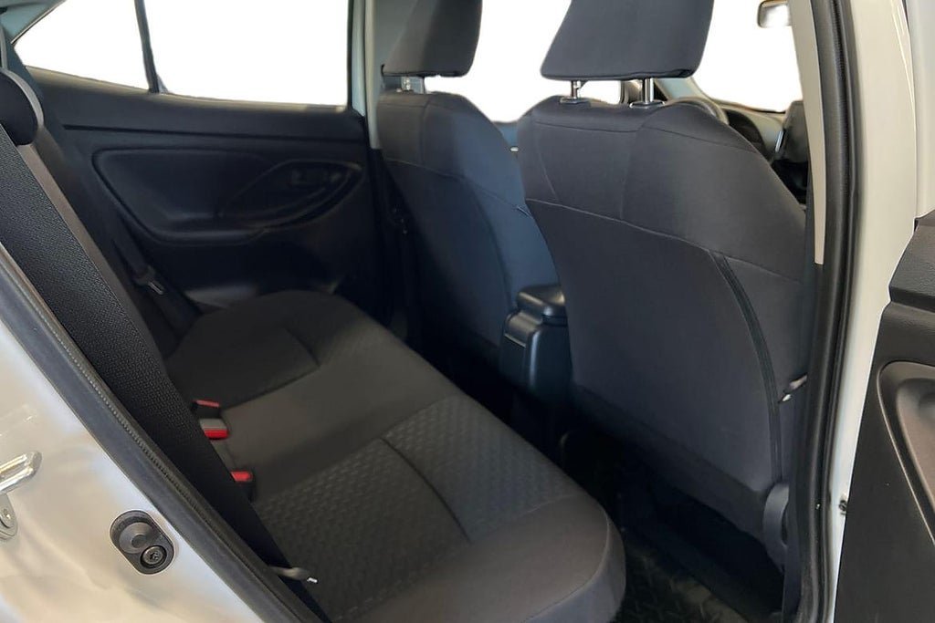 Vehicle Image 9