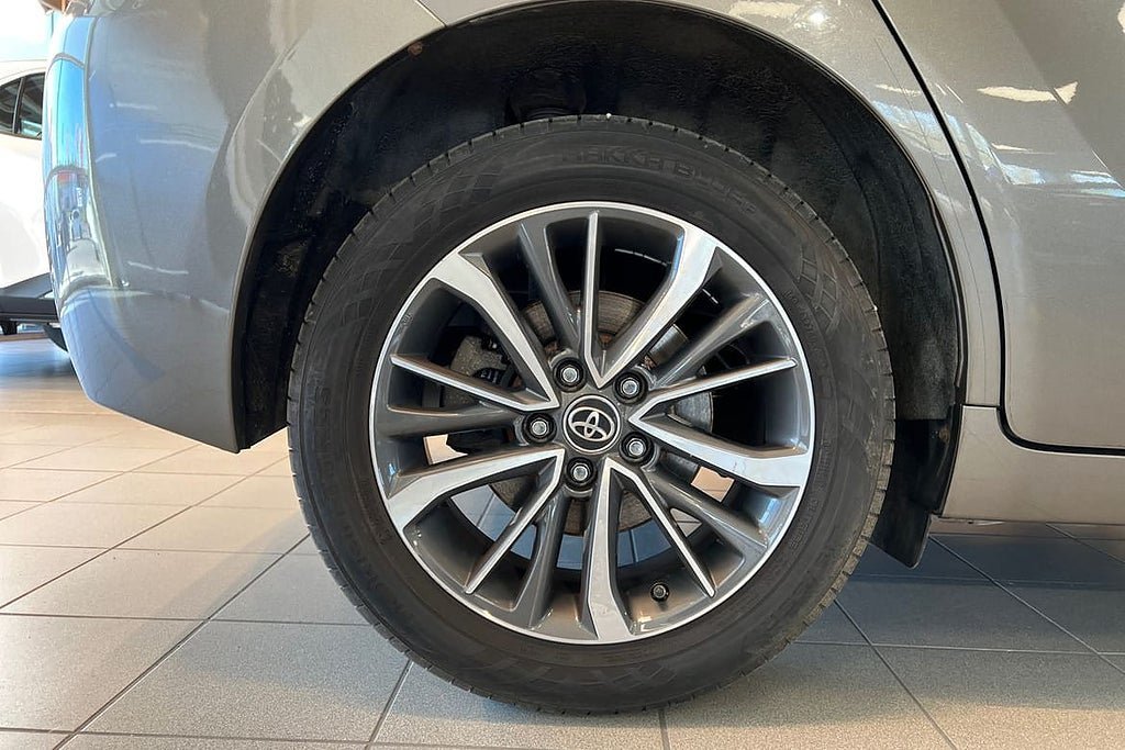 Vehicle Image 17
