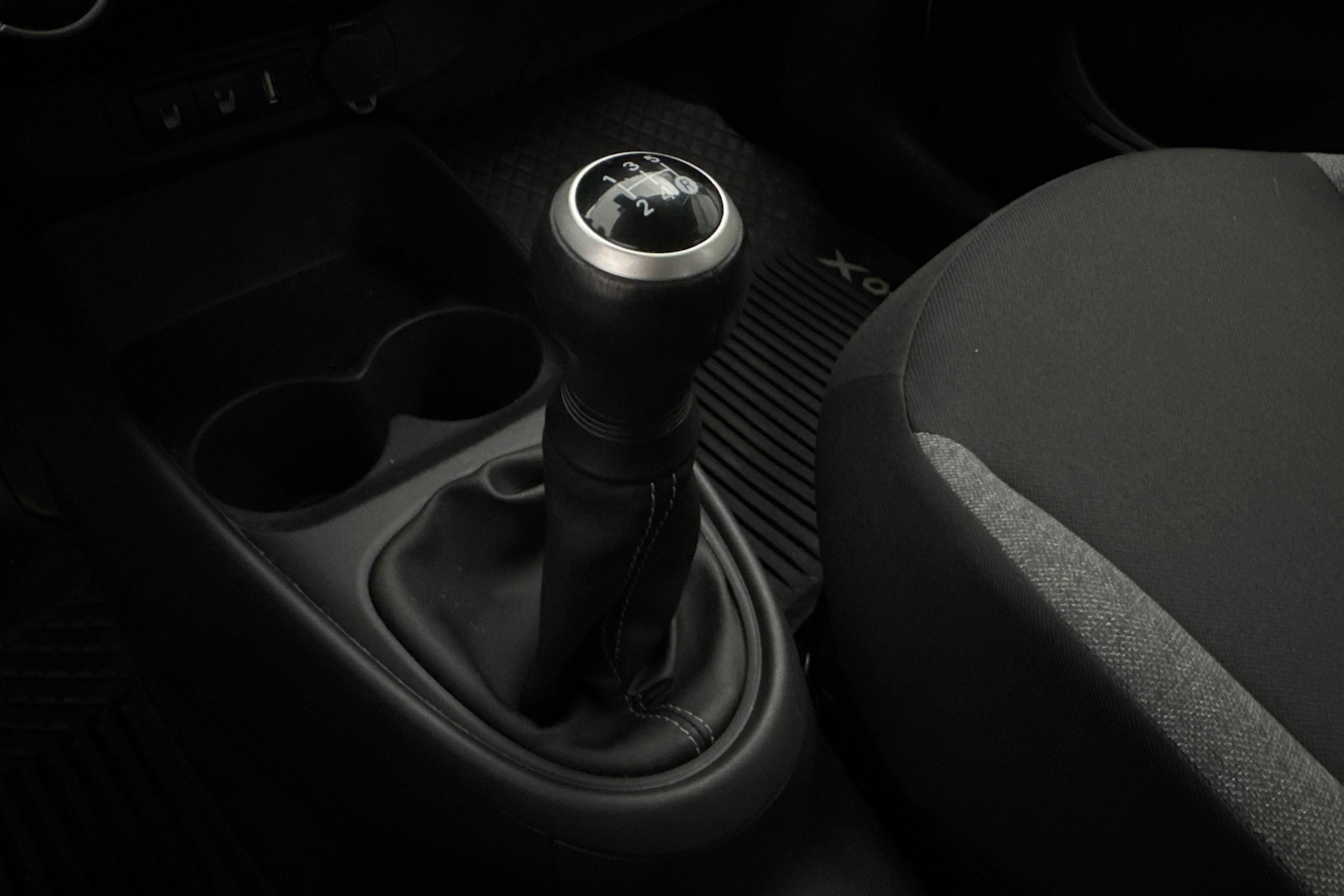 Vehicle Image 12