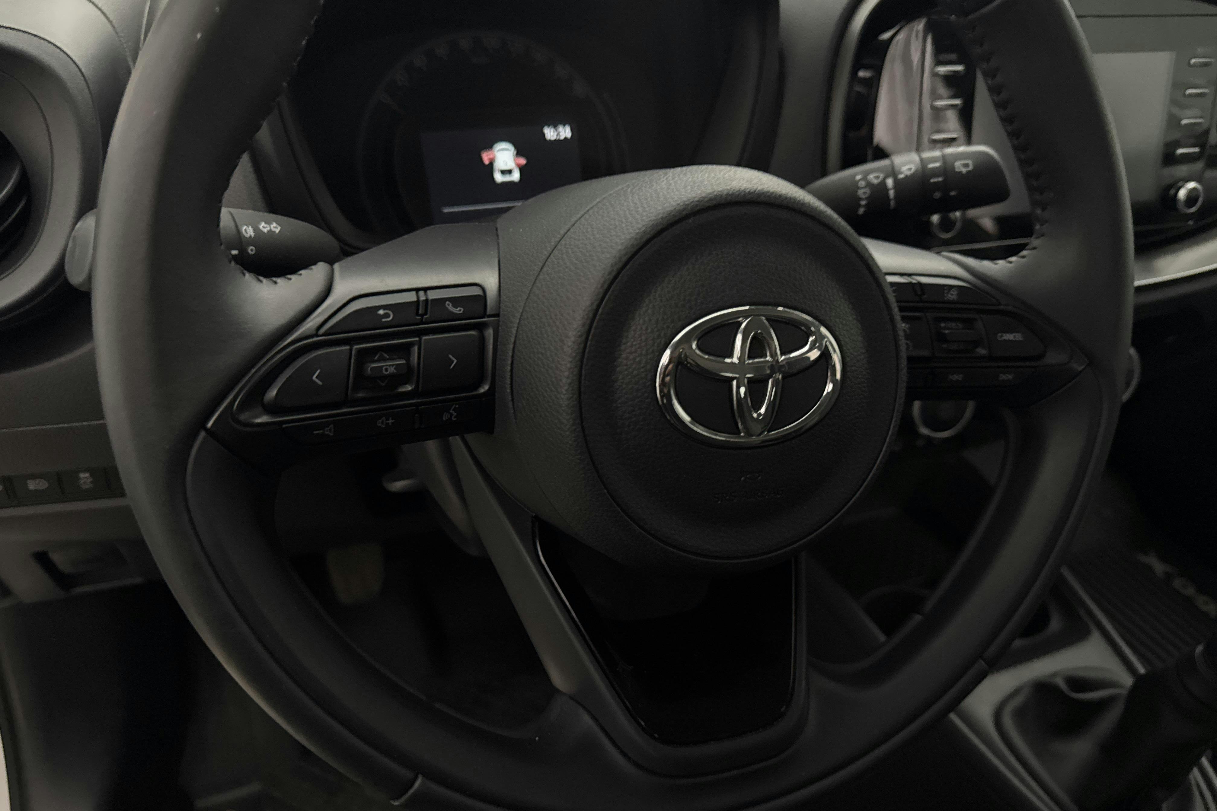 Vehicle Image 14