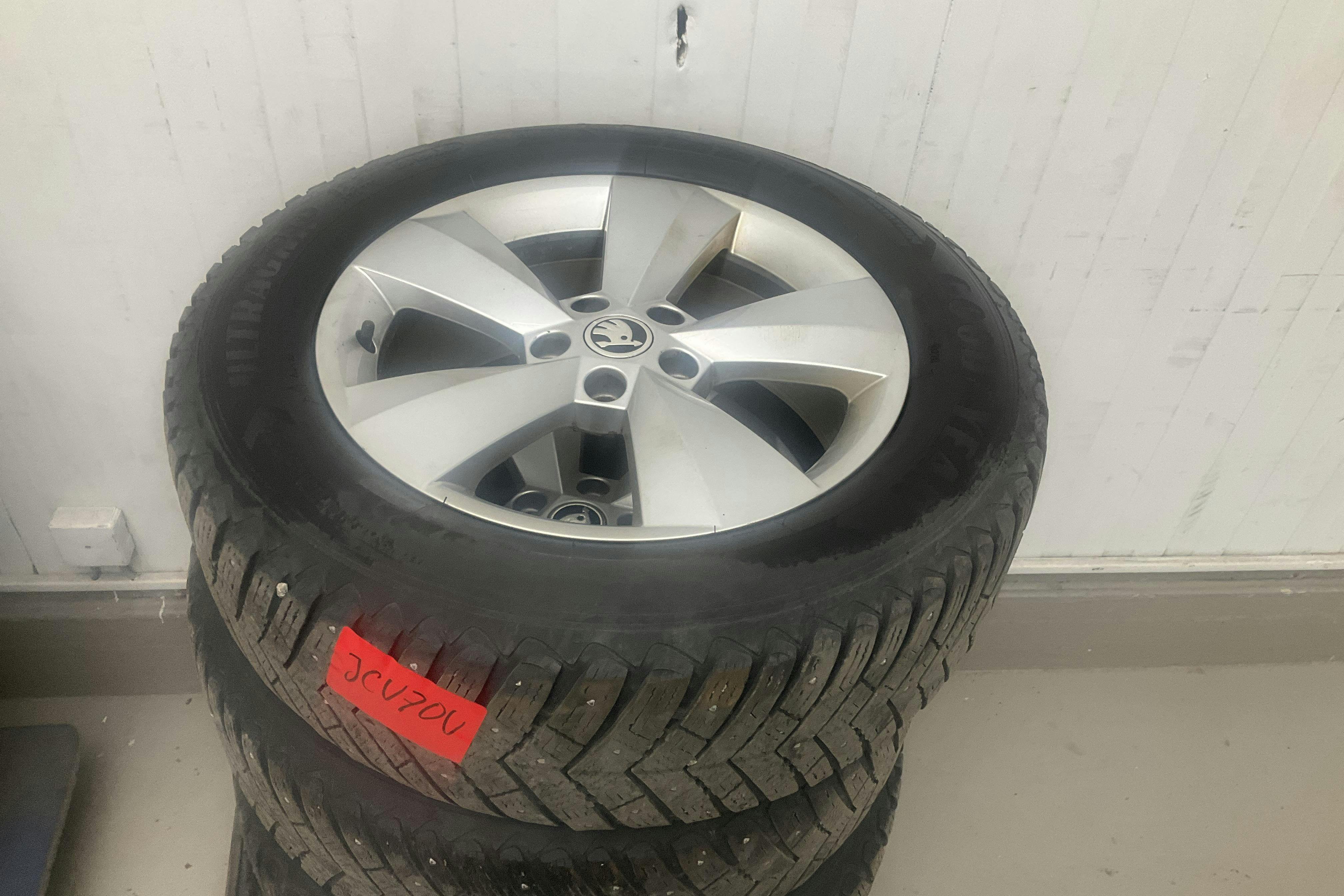 Vehicle Image 15