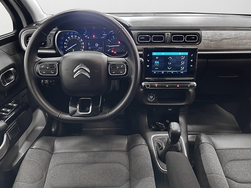 Vehicle Image 7