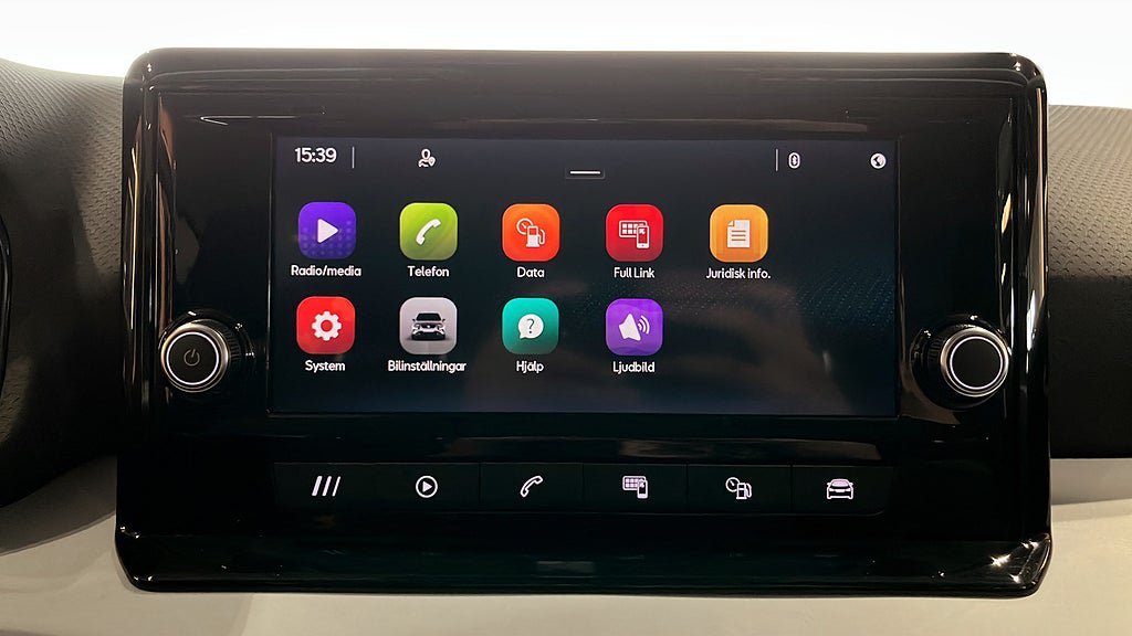 Vehicle Image 9