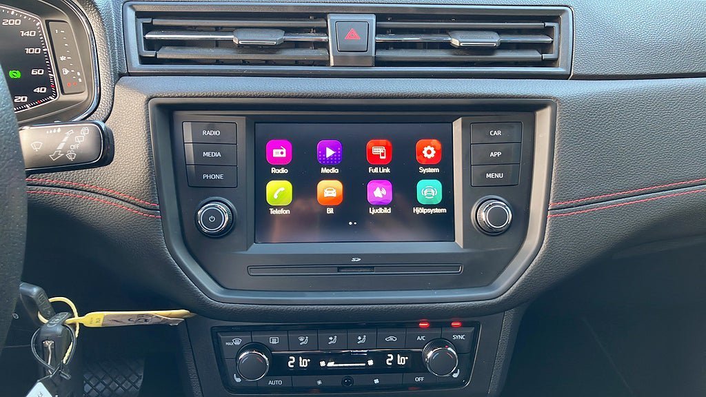 Vehicle Image 9