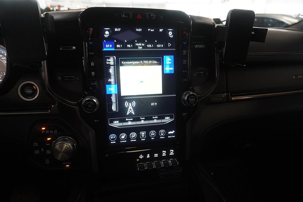 Vehicle Image 12