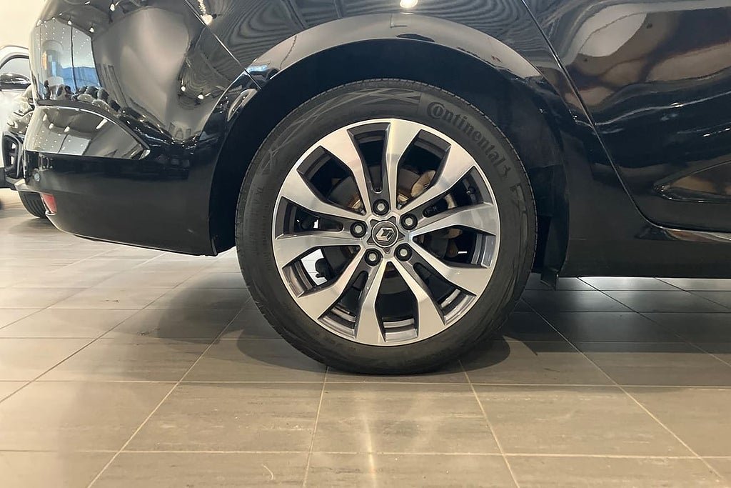 Vehicle Image 17
