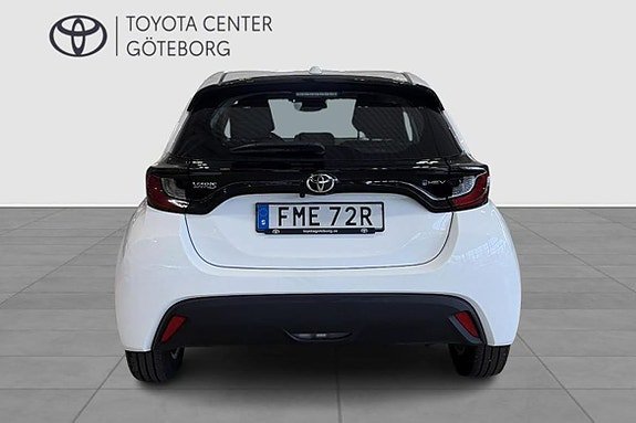 Vehicle Image 7